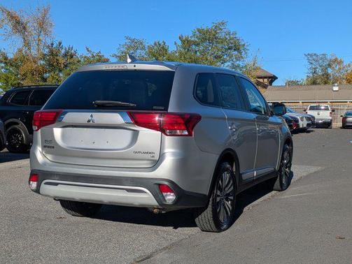 2019 Mitsubishi Outlander SE