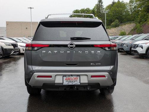 2025 Nissan Pathfinder SL 4WD