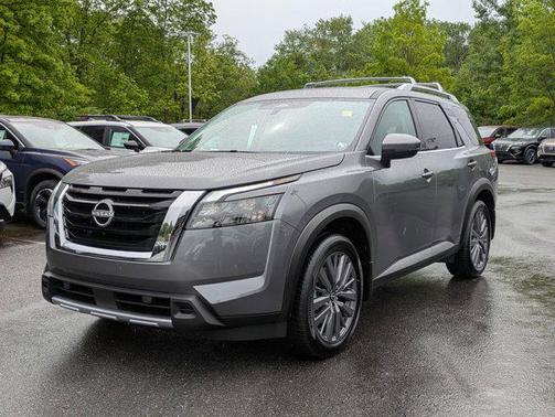 2025 Nissan Pathfinder SL 4WD