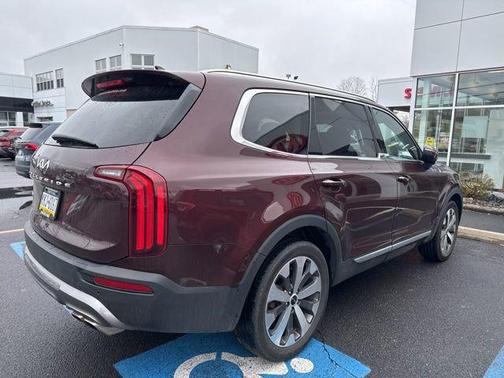Sangria 2022 Kia Telluride EX