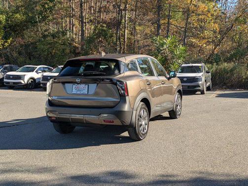 2025 Nissan Kicks S
