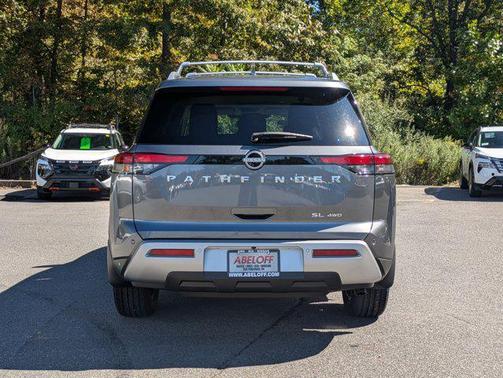 2025 Nissan Pathfinder SL 4WD
