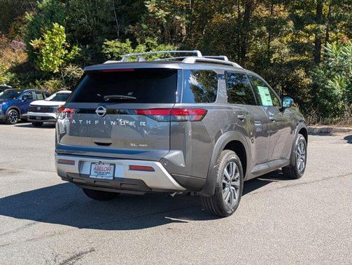 2025 Nissan Pathfinder SL 4WD