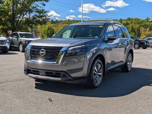 2025 Nissan Pathfinder SL 4WD