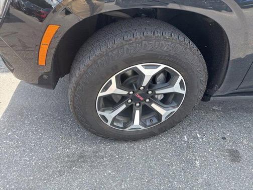2025 GMC Yukon 4WD AT4