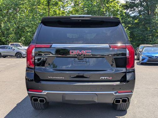2025 GMC Yukon 4WD AT4