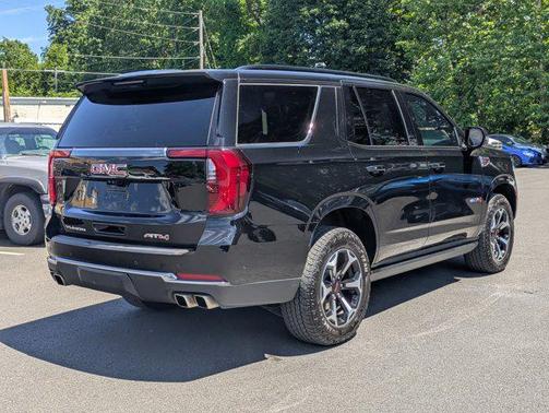 2025 GMC Yukon 4WD AT4