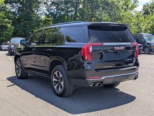2025 GMC Yukon 4WD AT4