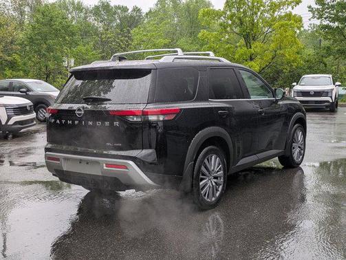 2025 Nissan Pathfinder SL 4WD