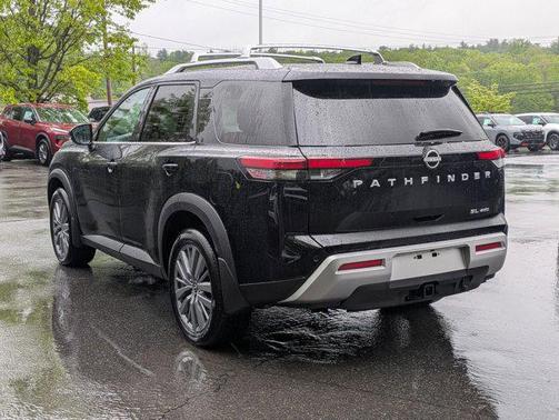 2025 Nissan Pathfinder SL 4WD