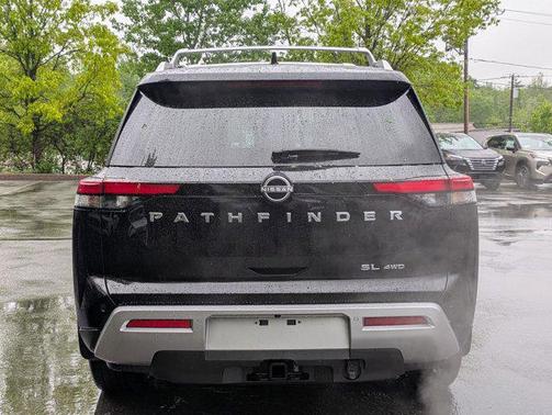 2025 Nissan Pathfinder SL 4WD