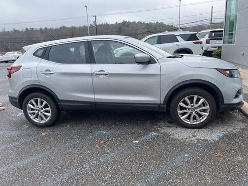 2022 Nissan Rogue Sport S