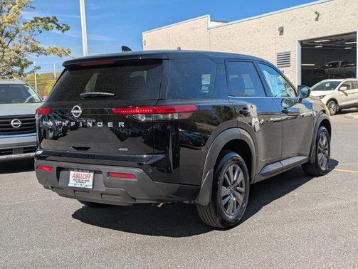 2025 Nissan Pathfinder S 4WD