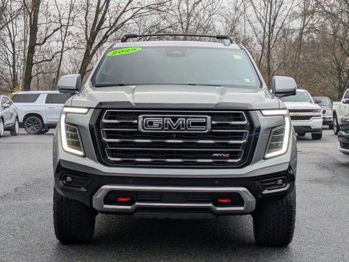 2025 GMC Yukon XL 4WD AT4