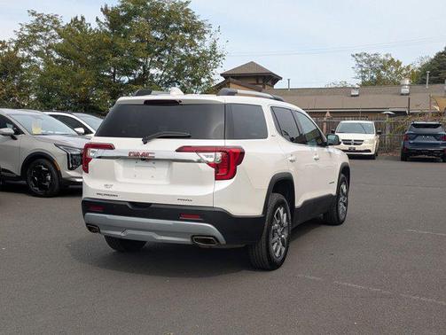 2023 GMC Acadia AWD SLT