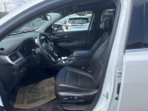 2023 GMC Acadia AWD SLT