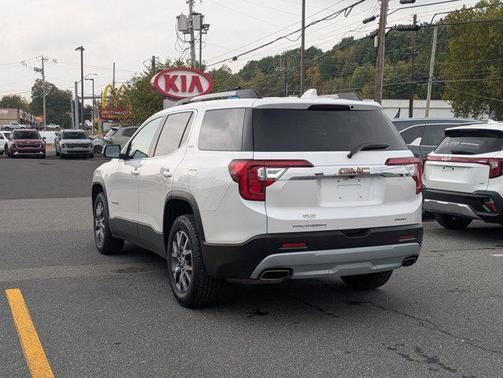 2023 GMC Acadia AWD SLT