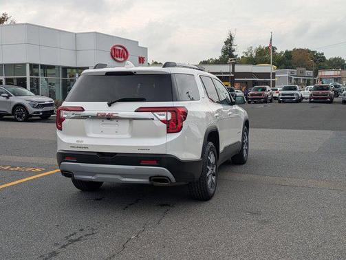 2023 GMC Acadia AWD SLT