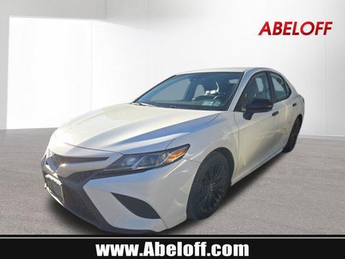 Super White 2020 Toyota Camry SE