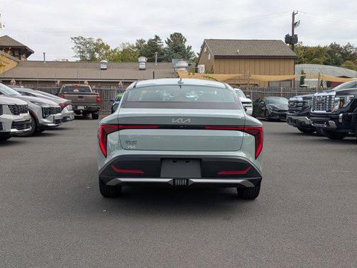 2025 Kia K4 LXS