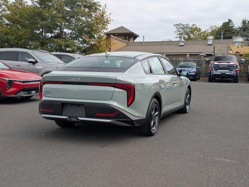 2025 Kia K4 LXS