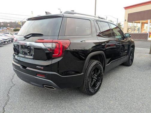 2023 GMC Acadia AWD AT4