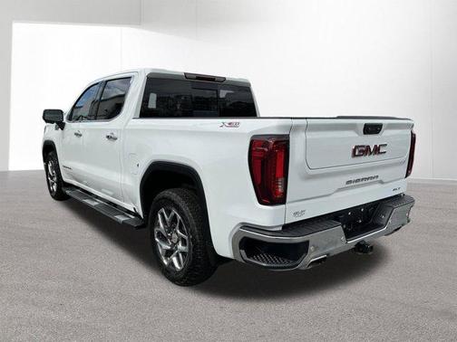 Summit White 2024 GMC Sierra 1500 SLT