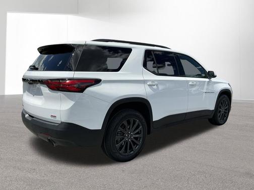 Summit White 2022 Chevrolet Traverse RS