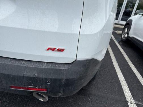 Summit White 2022 Chevrolet Traverse RS