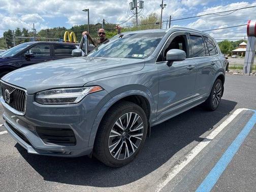 Thunder Grey Metallic 2022 Volvo XC90 T6 Momentum