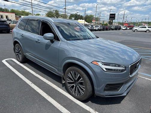 Thunder Grey Metallic 2022 Volvo XC90 T6 Momentum