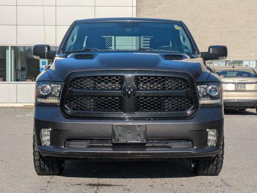 2017 RAM 1500 Night Crew Cab 4x4 5'7' Box