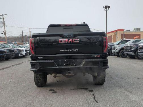 2024 GMC Sierra 2500 AT4