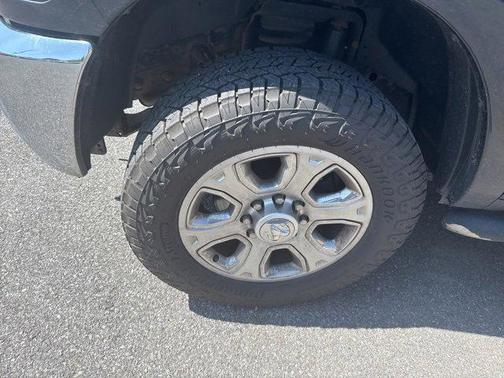 2017 RAM 2500 Big Horn Crew Cab 4x4 6'4' Box