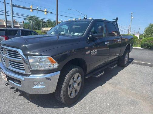 2017 RAM 2500 Big Horn Crew Cab 4x4 6'4' Box