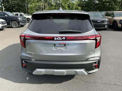 Steel Gray 2026 Kia Seltos LX