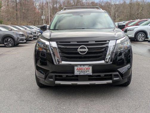 2025 Nissan Pathfinder Platinum 4WD