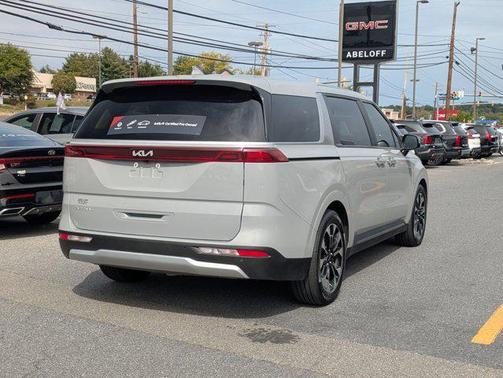 2024 Kia Carnival EX