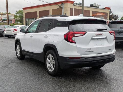 2022 GMC Terrain SLE