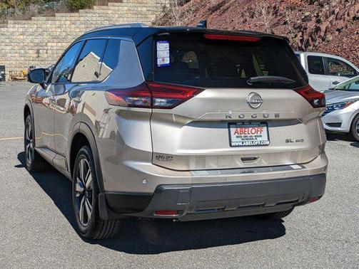 2025 Nissan Rogue SL