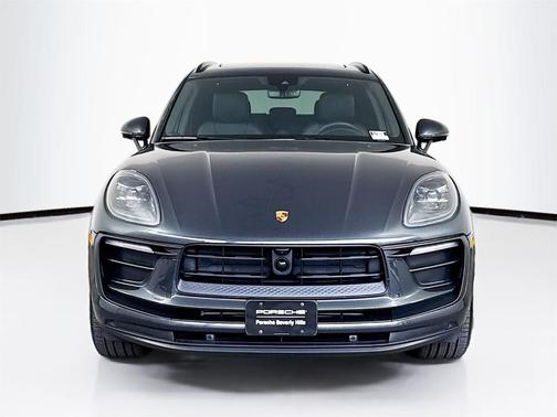 2025 Porsche Macan T