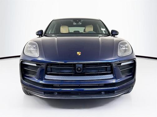2022 Porsche Macan Base