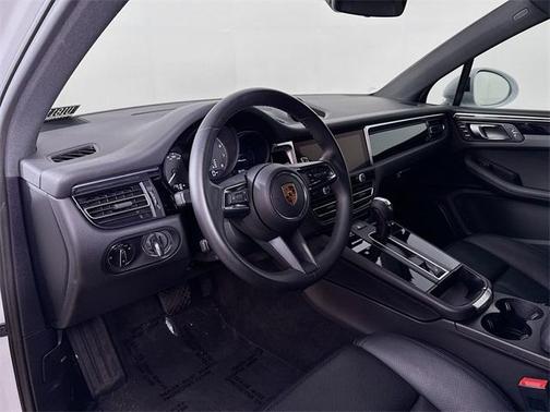2024 Porsche Macan T