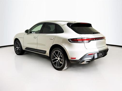 2026 Porsche Macan Base