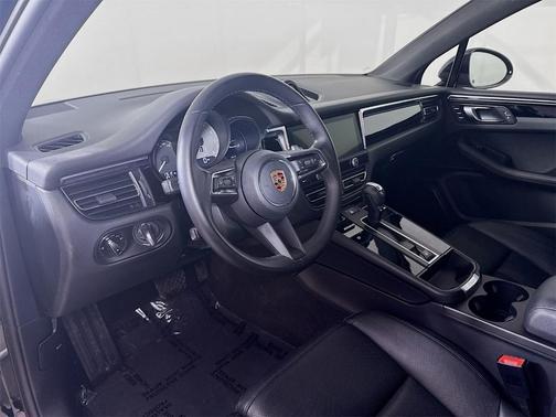 2023 Porsche Macan S