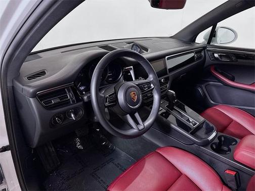 2022 Porsche Macan Base