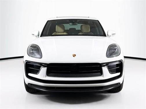 2025 Porsche Macan T