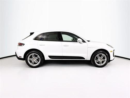 2025 Porsche Macan T