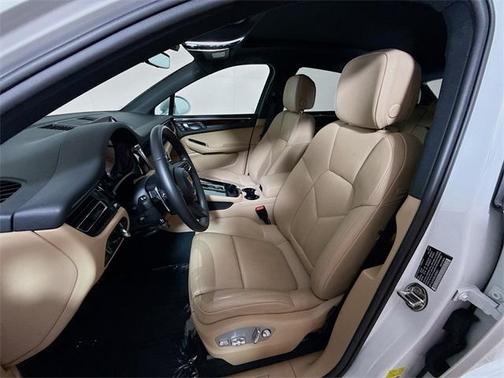 2025 Porsche Macan T