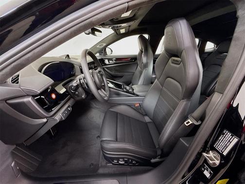 2026 Porsche Panamera Turbo